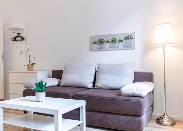 Charming 2br With Location In *